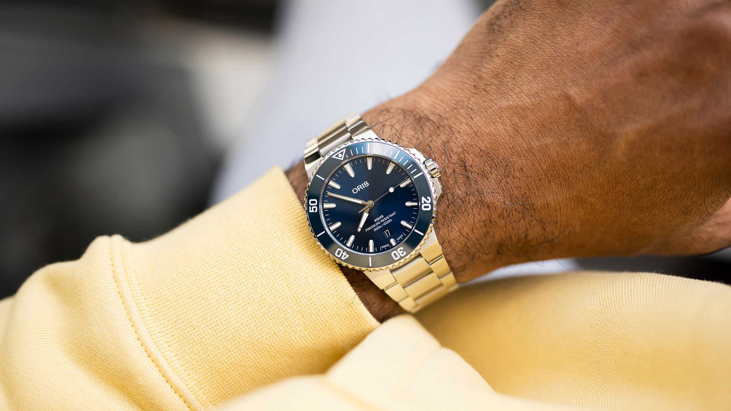 Oris Oris Aquis Date  01 733 7787 4135-07 8 22 04PEB механические мужские часы часы крупный план синий циферблата